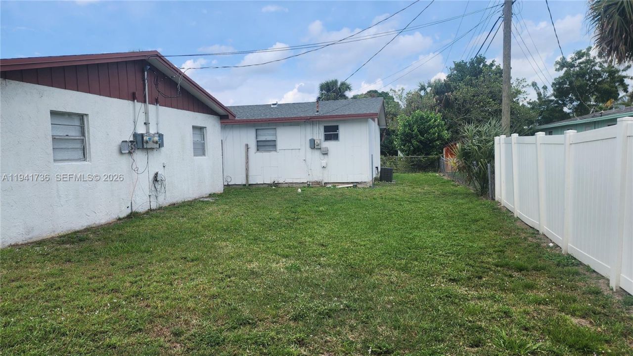 8690 Sunset Dr A, Palm Beach Gardens, FL 33410 Photo