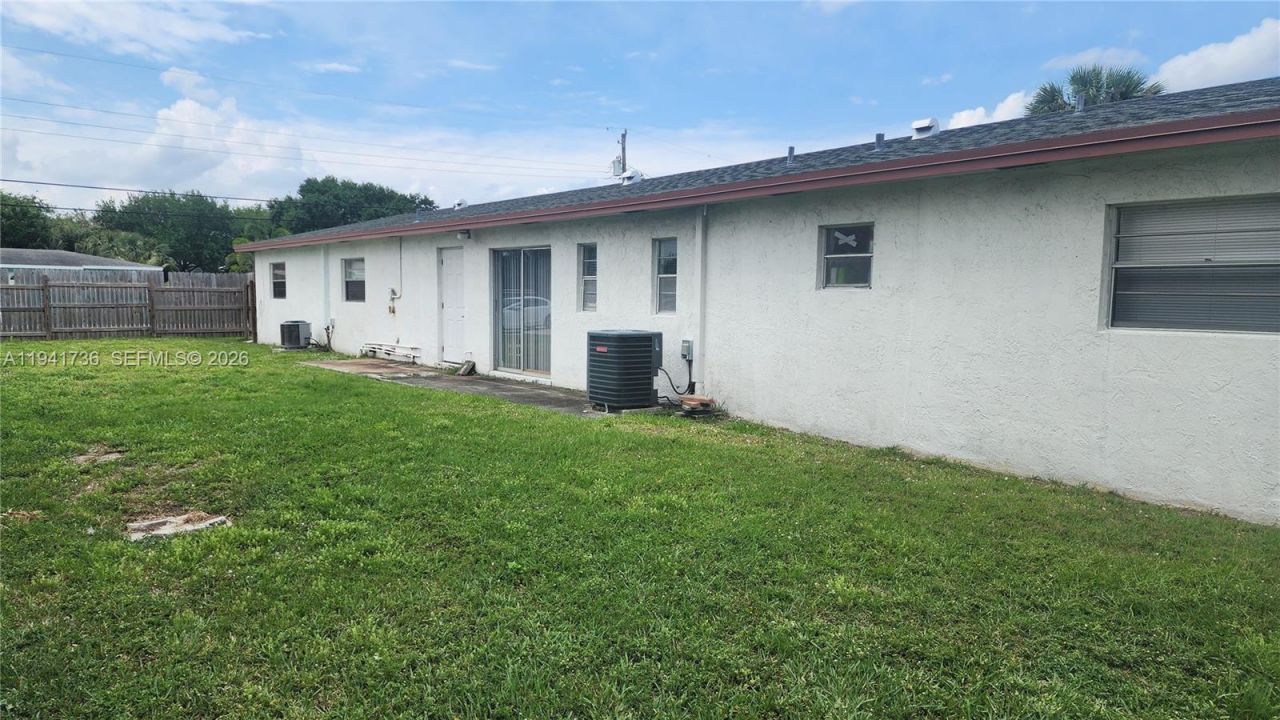 8690 Sunset Dr A, Palm Beach Gardens, FL 33410 Photo