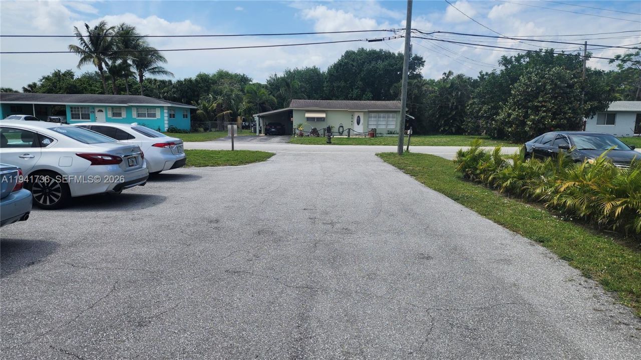 8690 Sunset Dr A, Palm Beach Gardens, FL 33410 Photo
