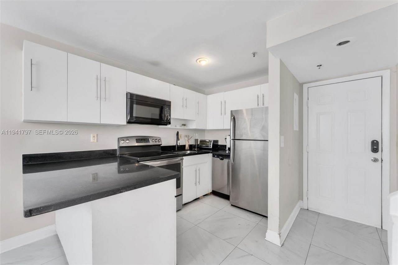 865 Collins Ave, Unit 307, Miami Beach, FL 33139 Photo