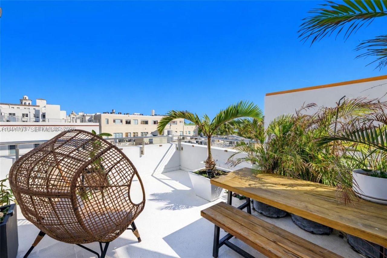 865 Collins Ave, Unit 307, Miami Beach, FL 33139 Photo