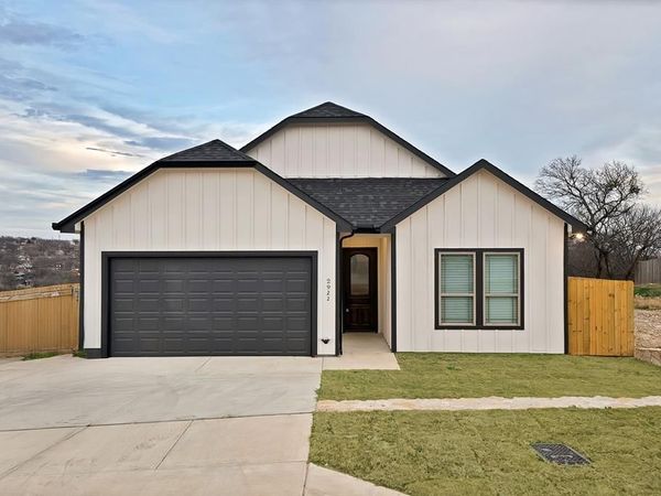 2922 Pearl Avenue, Fort Worth, TX 76106