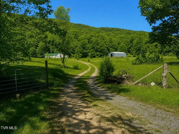 1393 Caney Valley Loop, Surgoinsville, TN 37873