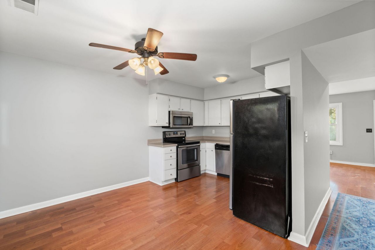 712 Harbor Lane Photo 12