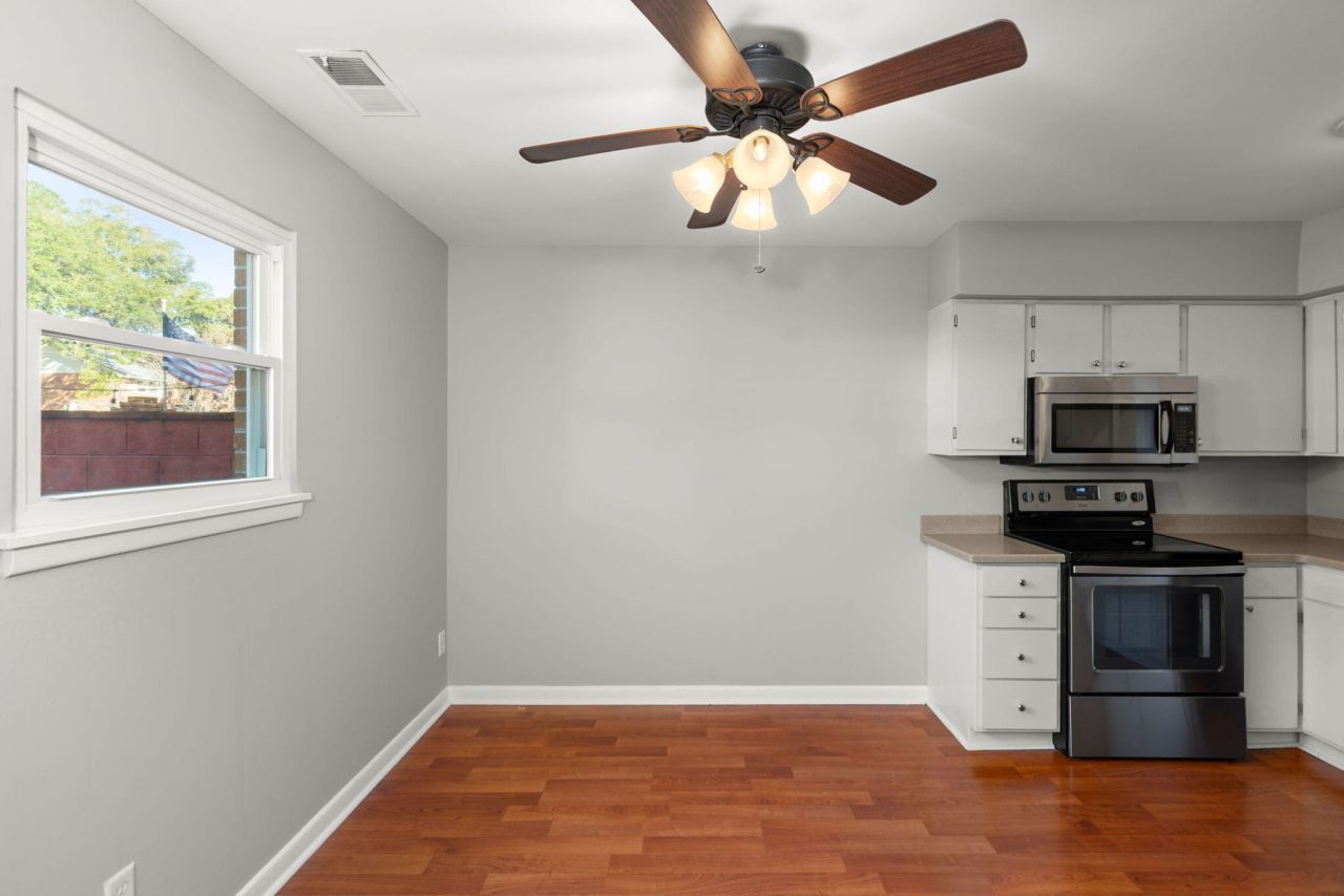 712 Harbor Lane Photo 14