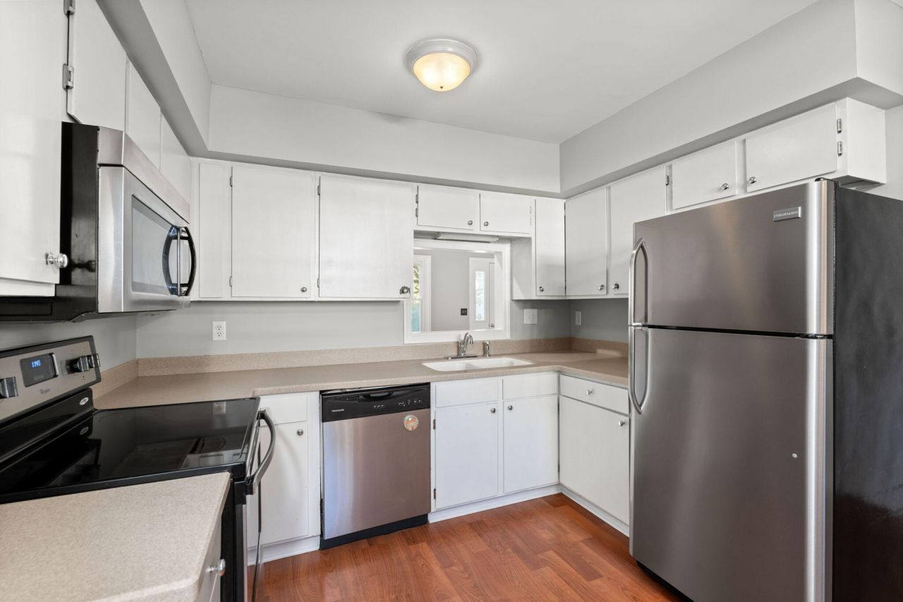 712 Harbor Lane Photo 16