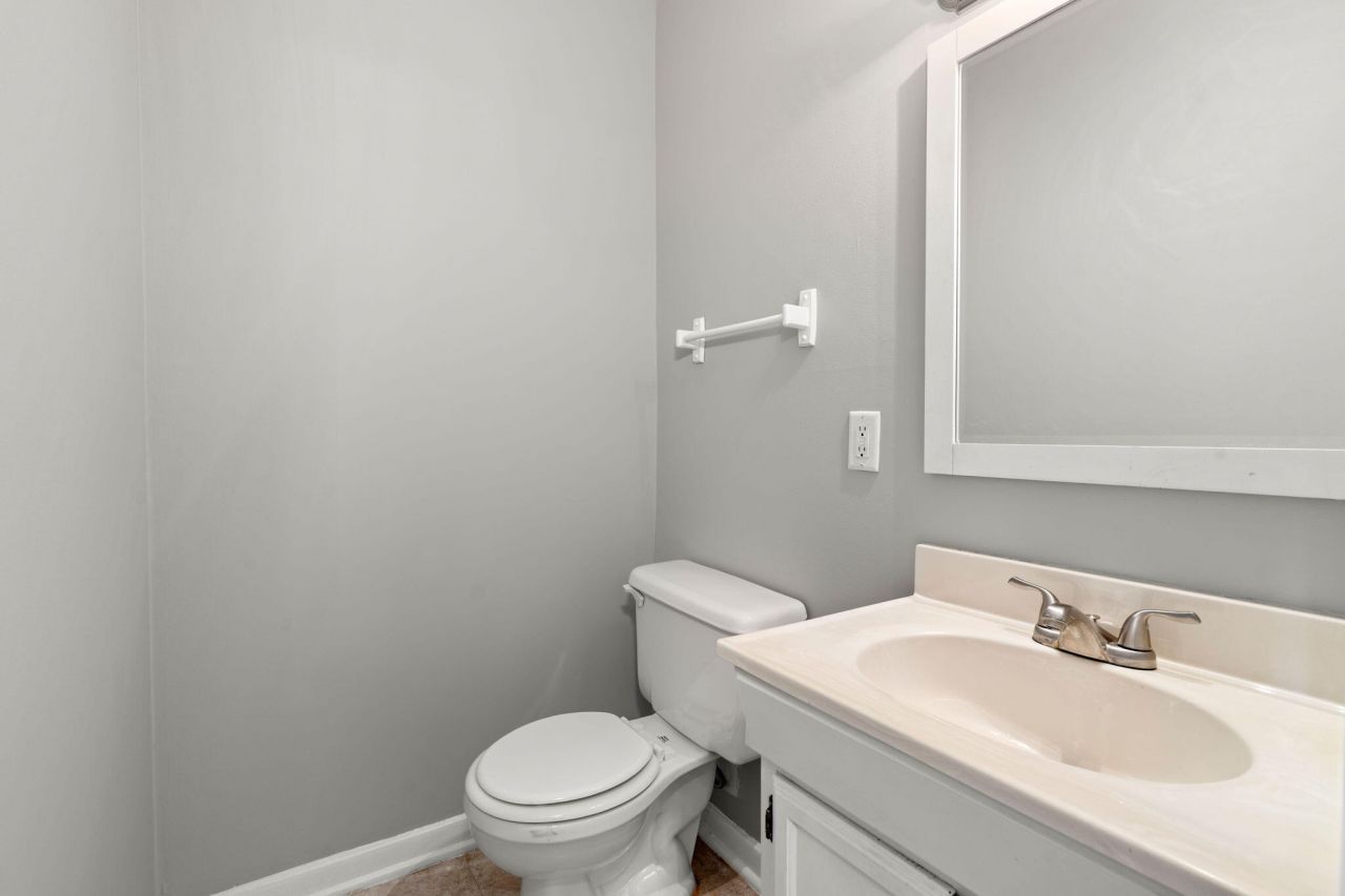 712 Harbor Lane Photo 19