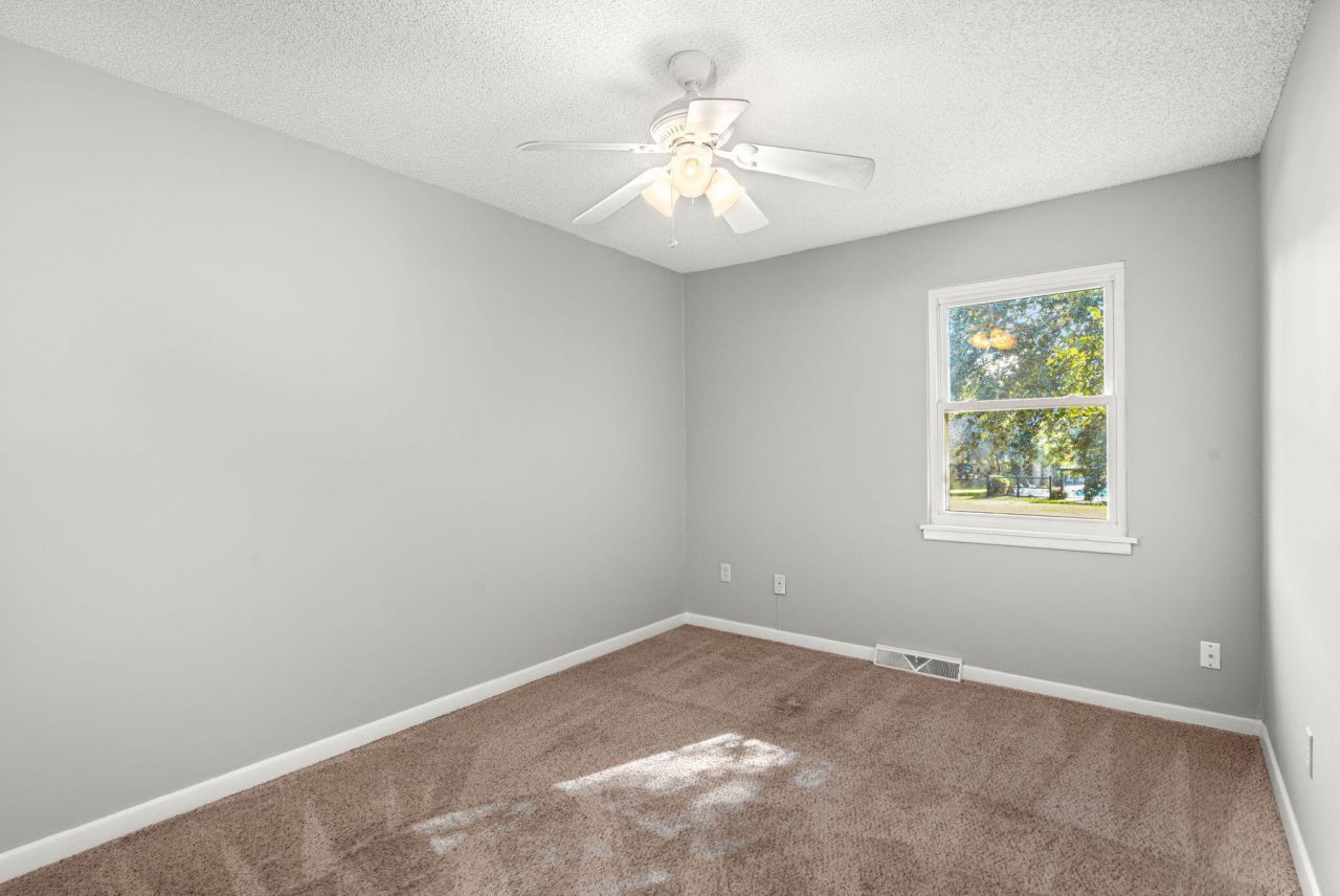 712 Harbor Lane Photo 25