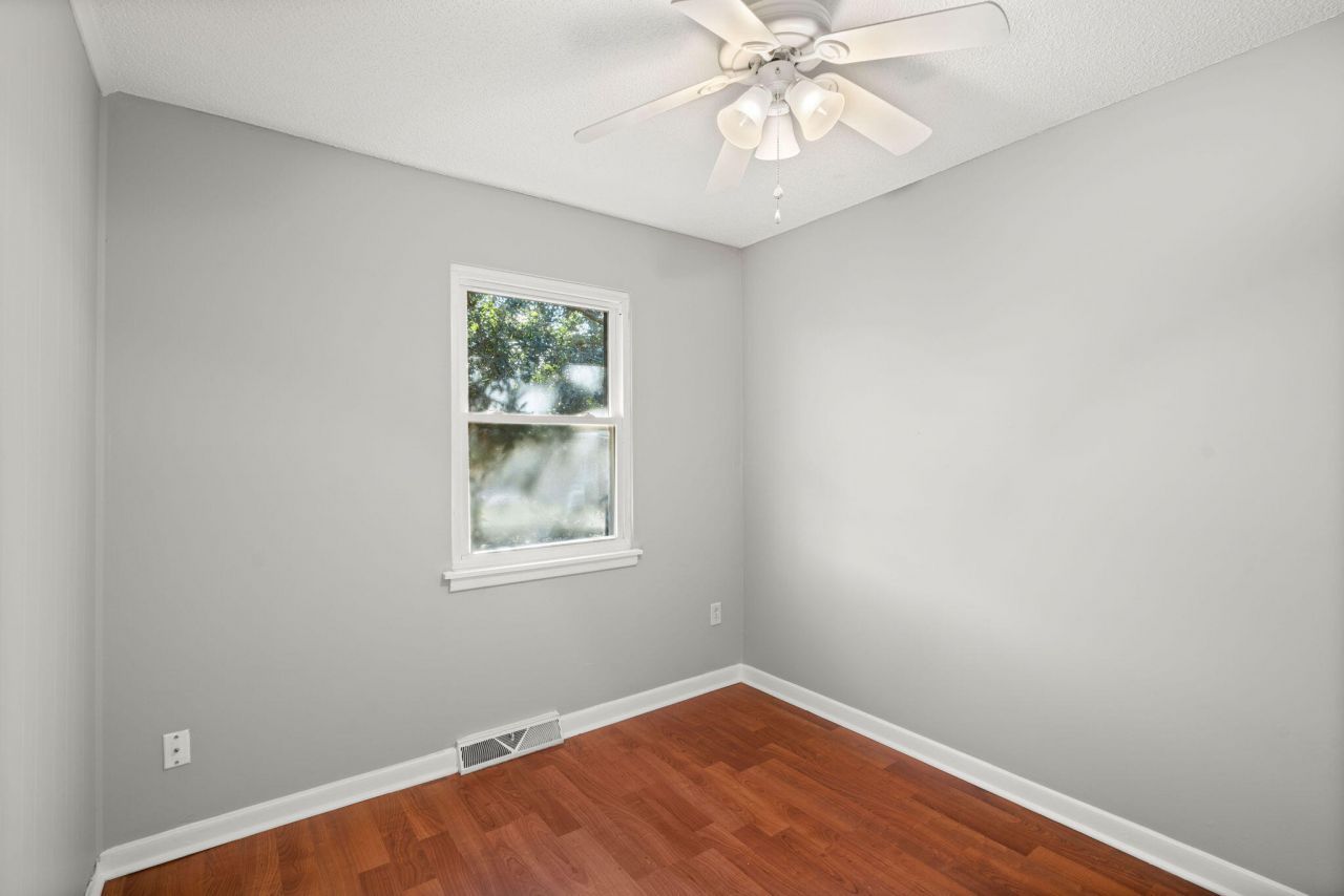 712 Harbor Lane Photo 28