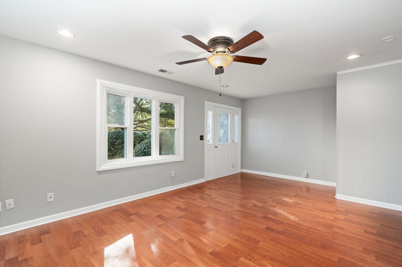 712 Harbor Lane Photo 7