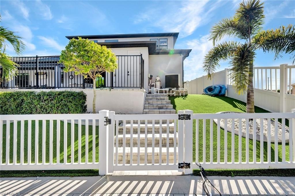 1909 SE 14th St, Cape Coral, FL 33990 Photo