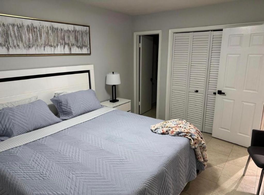 1950 Lake Osborne Drive, Unit 18, Lake Worth, FL 33461 Photo