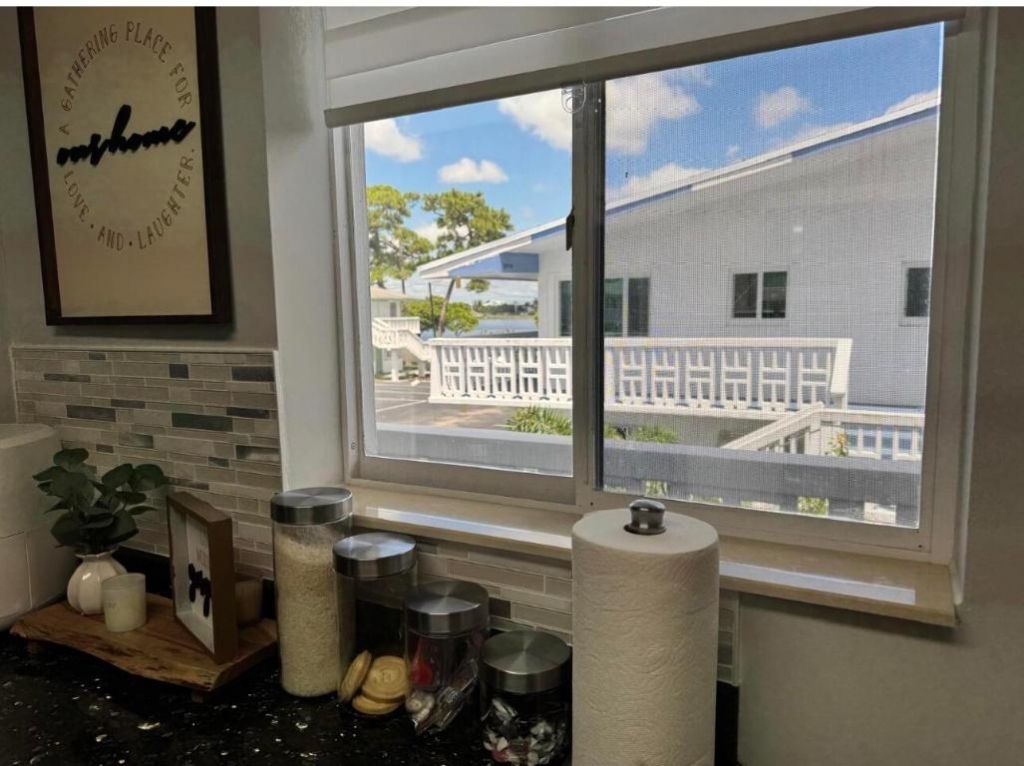 1950 Lake Osborne Drive, Unit 18, Lake Worth, FL 33461 Photo