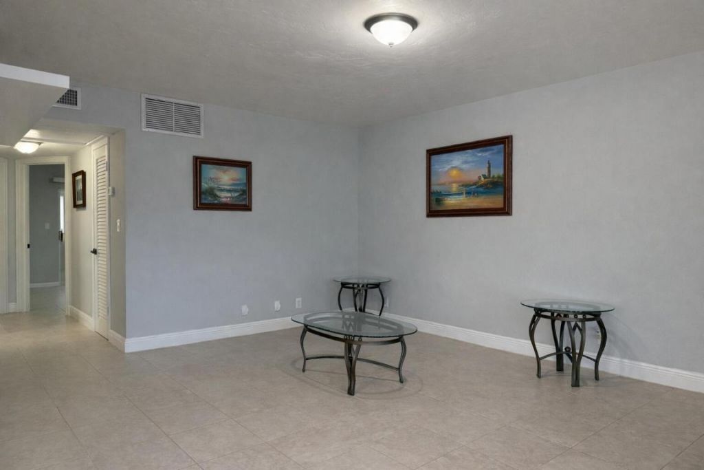 1950 Lake Osborne Drive, Unit 18, Lake Worth, FL 33461 Photo