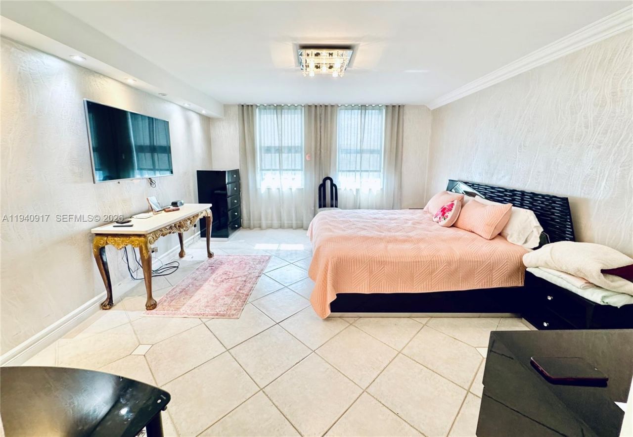 1920 S Ocean Dr, Unit 6A, Hallandale Beach, FL 33009 Photo