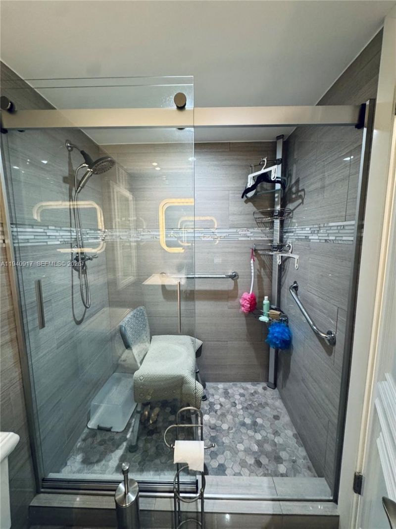 1920 S Ocean Dr, Unit 6A, Hallandale Beach, FL 33009 Photo