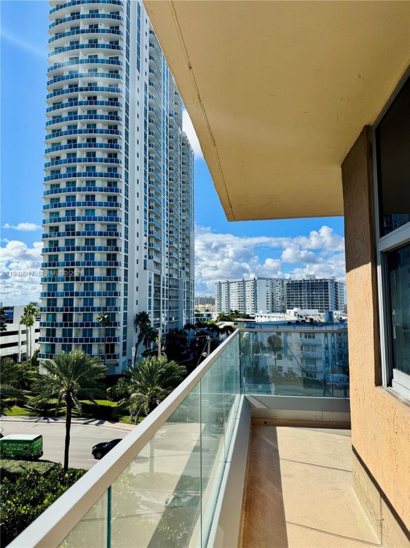 1920 S Ocean Dr, Unit 6A, Hallandale Beach, FL 33009 Photo