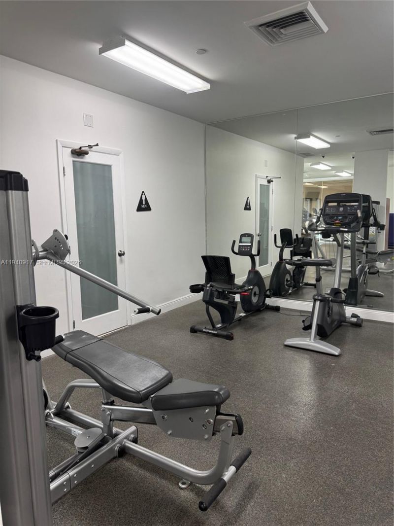 1920 S Ocean Dr, Unit 6A, Hallandale Beach, FL 33009 Photo