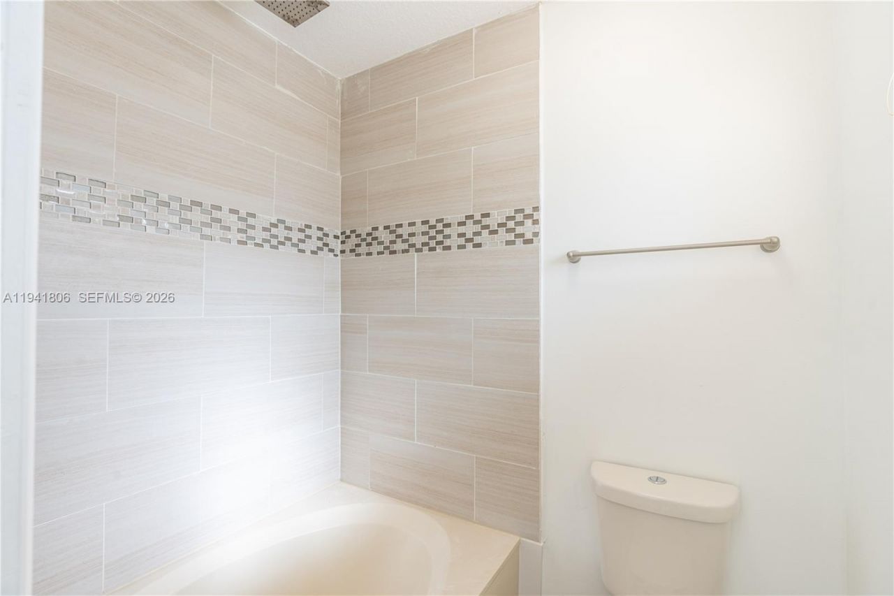 5655 SW 163rd Path, Miami, FL 33193 Photo