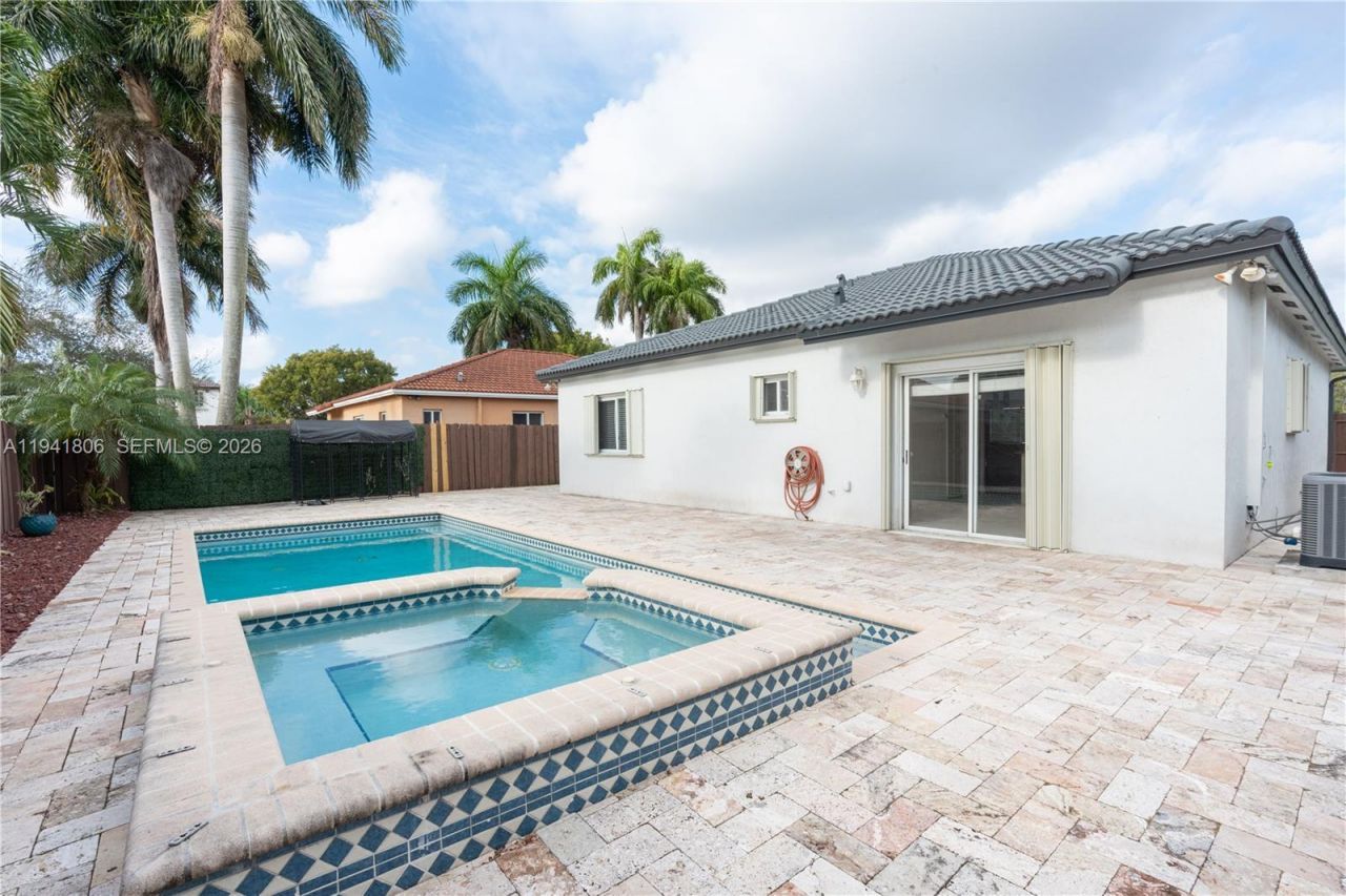 5655 SW 163rd Path, Miami, FL 33193 Photo