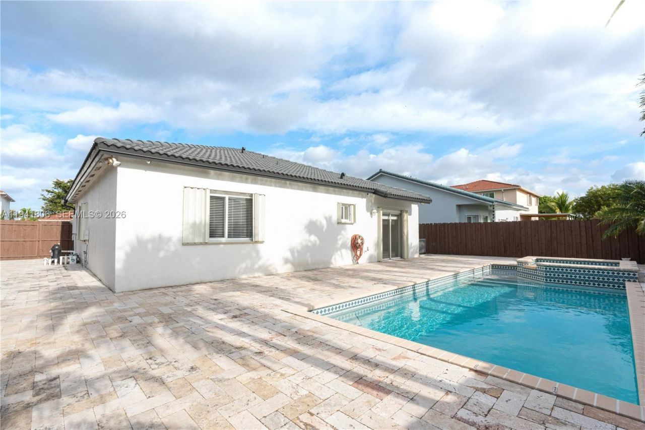 5655 SW 163rd Path, Miami, FL 33193 Photo