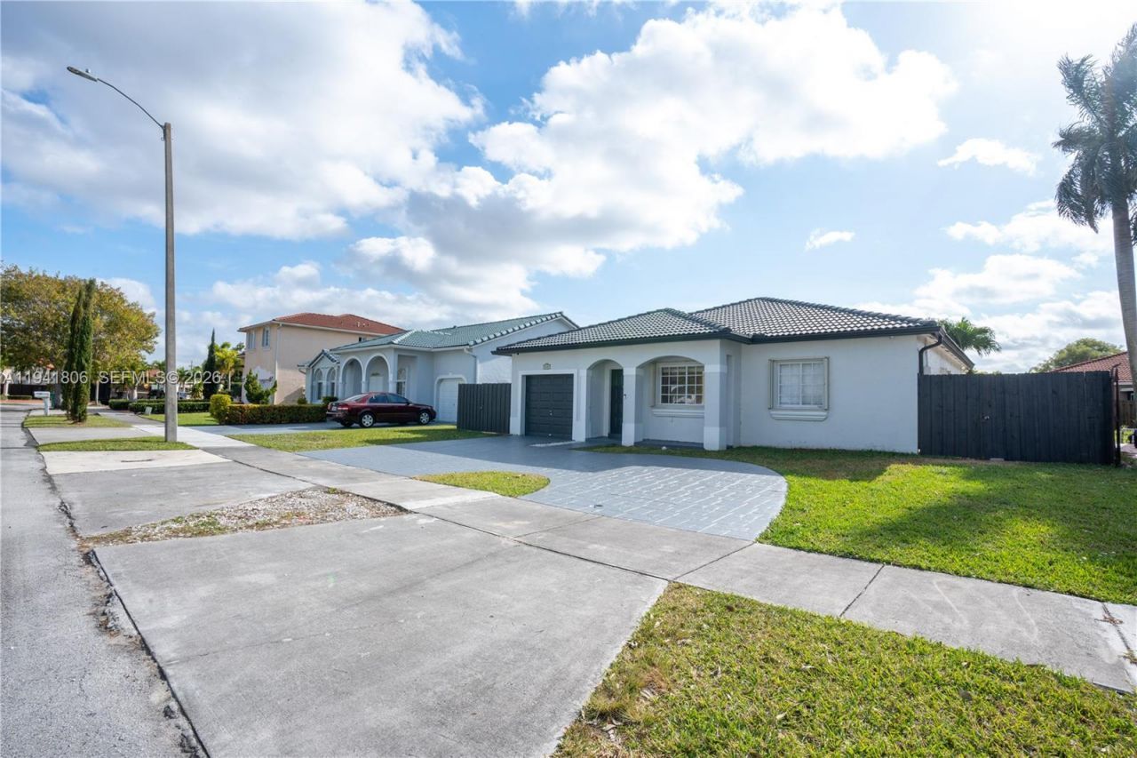 5655 SW 163rd Path, Miami, FL 33193 Photo