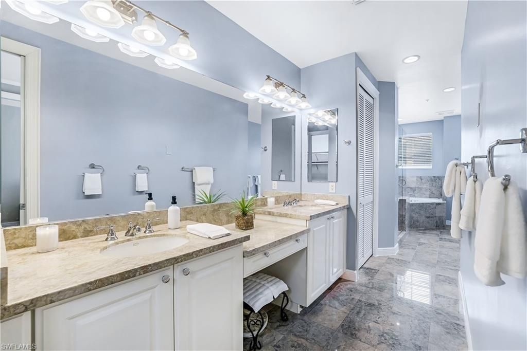 863 9th Ave S, Unit 202, Naples, FL 34102 Photo