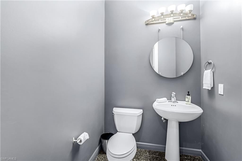 863 9th Ave S, Unit 202, Naples, FL 34102 Photo