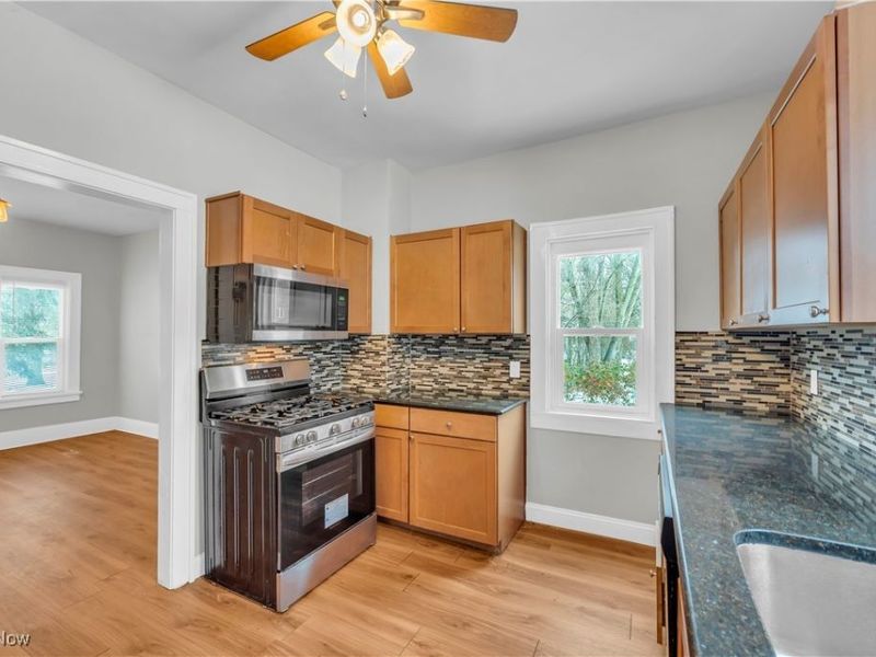 1901 Parkway Drive, Cleveland Heights, OH 44118 Photo 9