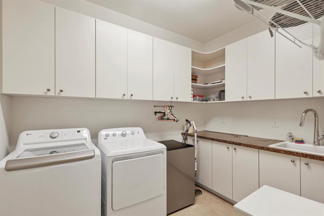 2414 Vaccaro Drive, Sarasota, FL 34231 Photo