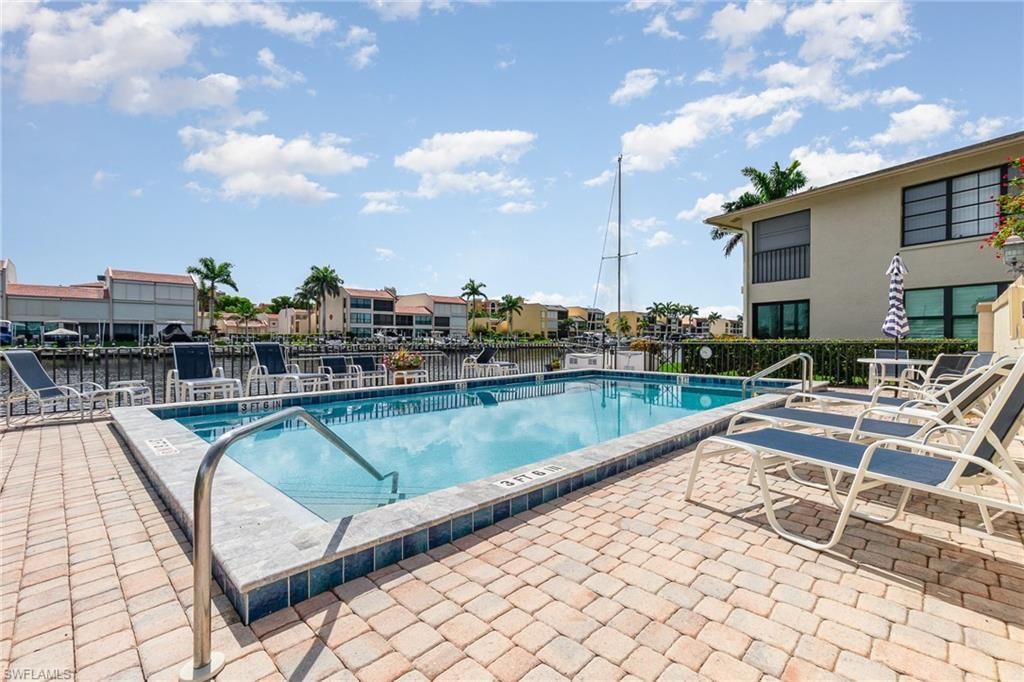4001 SE 19th Pl, Unit B1, Cape Coral, FL 33904 Photo