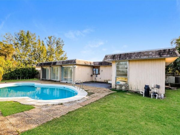 6609 NW 80th Ct, Tamarac, FL 33321