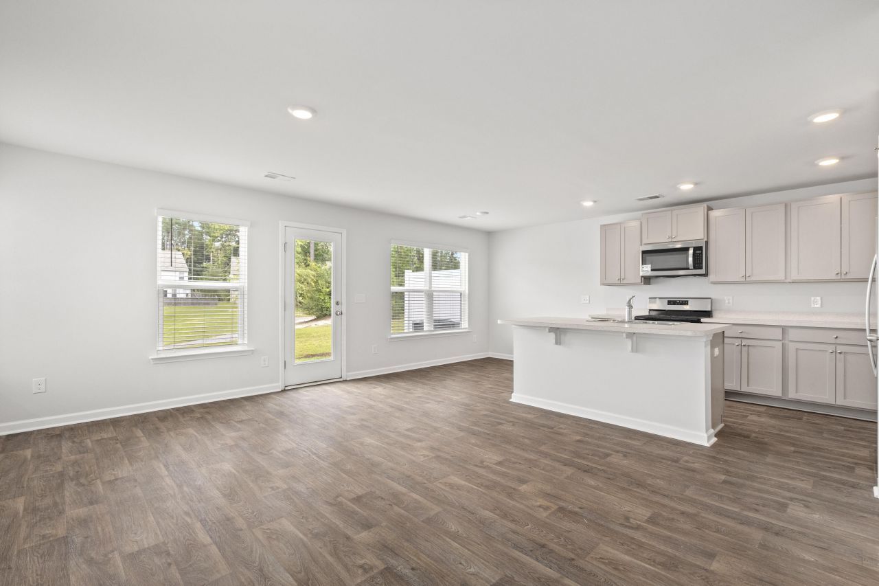 143 Spencer Circle Photo 4