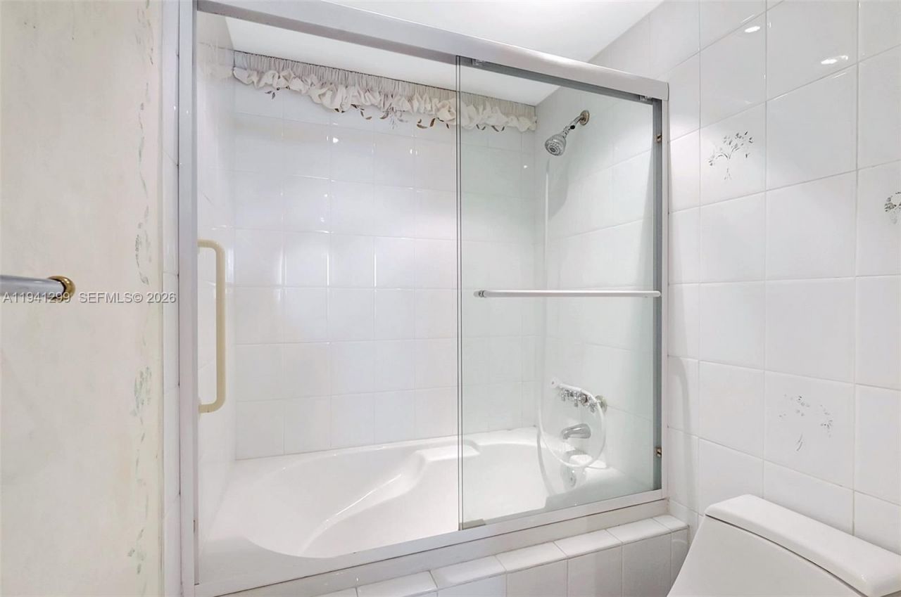 5005 Collins Ave, Unit 1224, Miami Beach, FL 33140 Photo