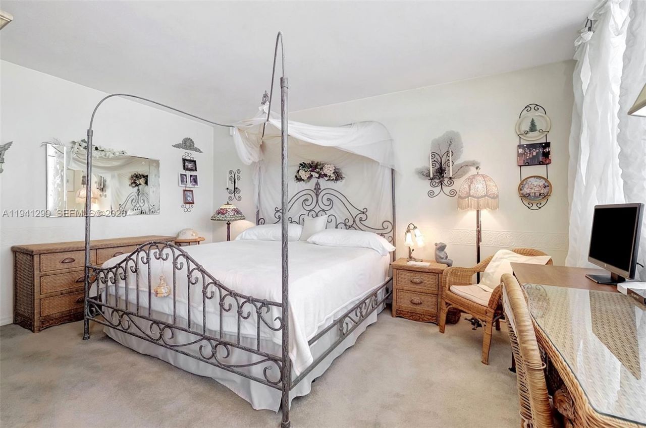 5005 Collins Ave, Unit 1224, Miami Beach, FL 33140 Photo