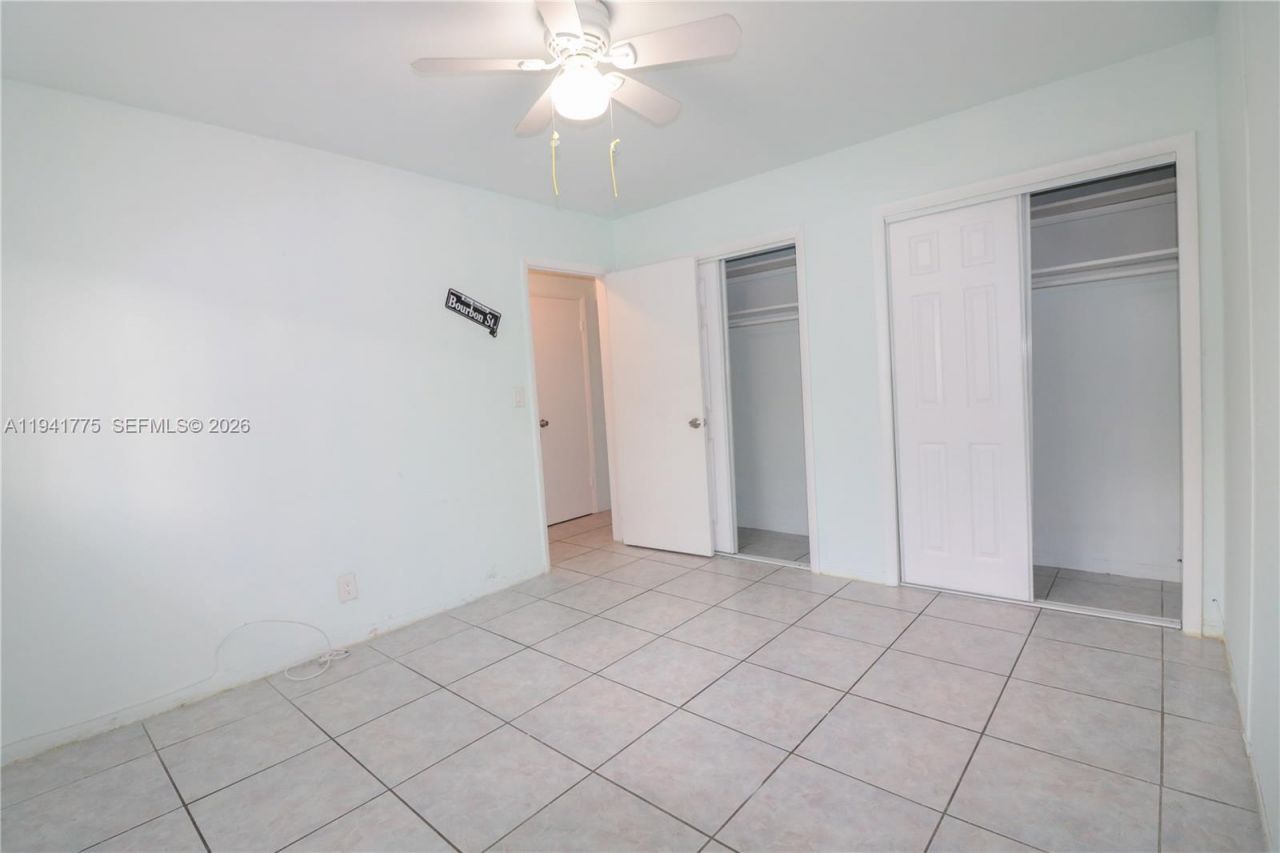 712 NE 8th St, Unit 204, Hallandale Beach, FL 33009 Photo