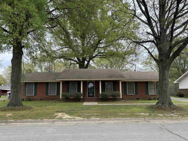107 W Cloverdale, Brinkley, AR 72021