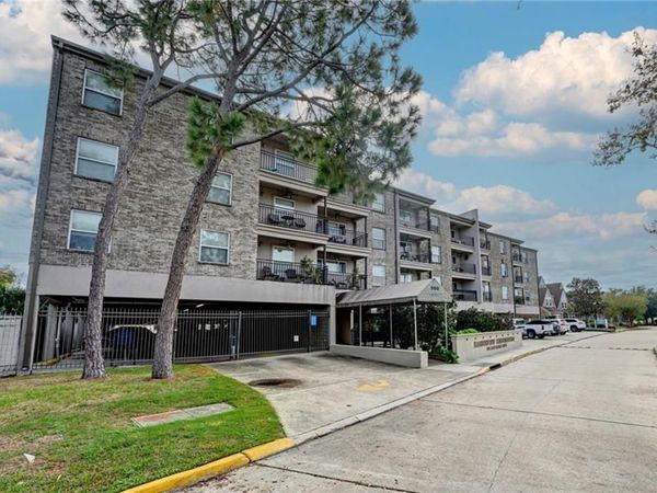 500 LAKE MARINA Avenue, Unit 418, New Orleans, LA 70124