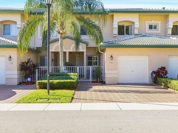 7961 Exeter Blvd E #102, Tamarac, FL 33321