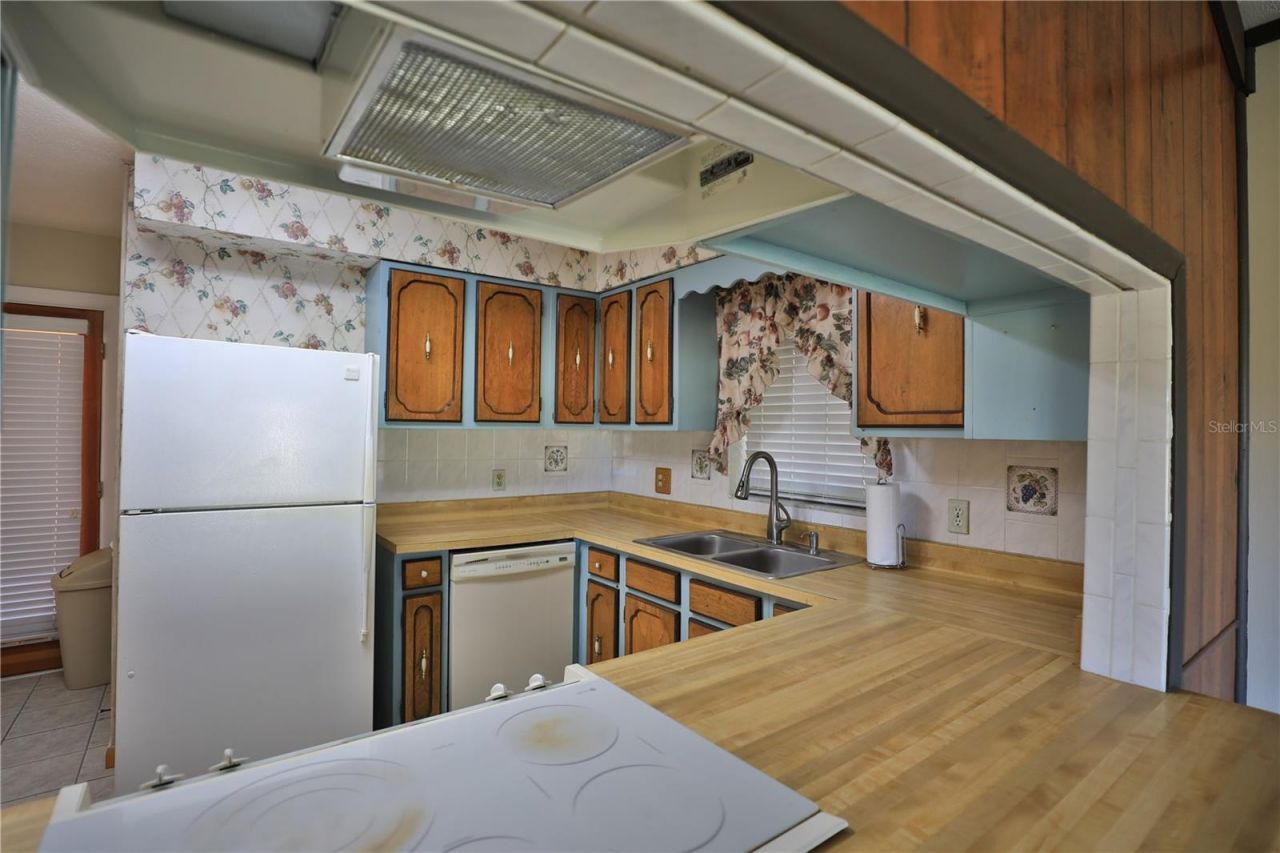 2155 SE County Highway 484, Belleview, FL 34420 Photo