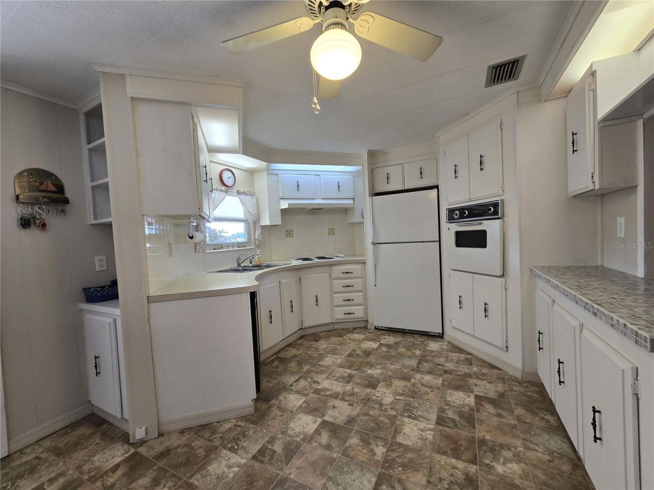 3450 N Citrus Circle, Unit GE, Zellwood, FL 32798 Photo