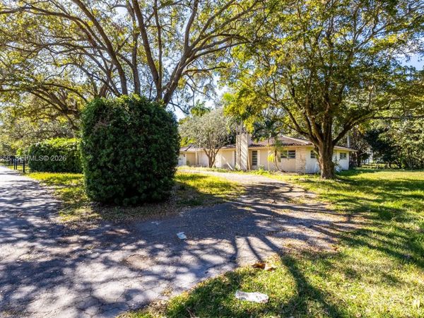 13500 SW 68th Ct, Pinecrest, FL 33156