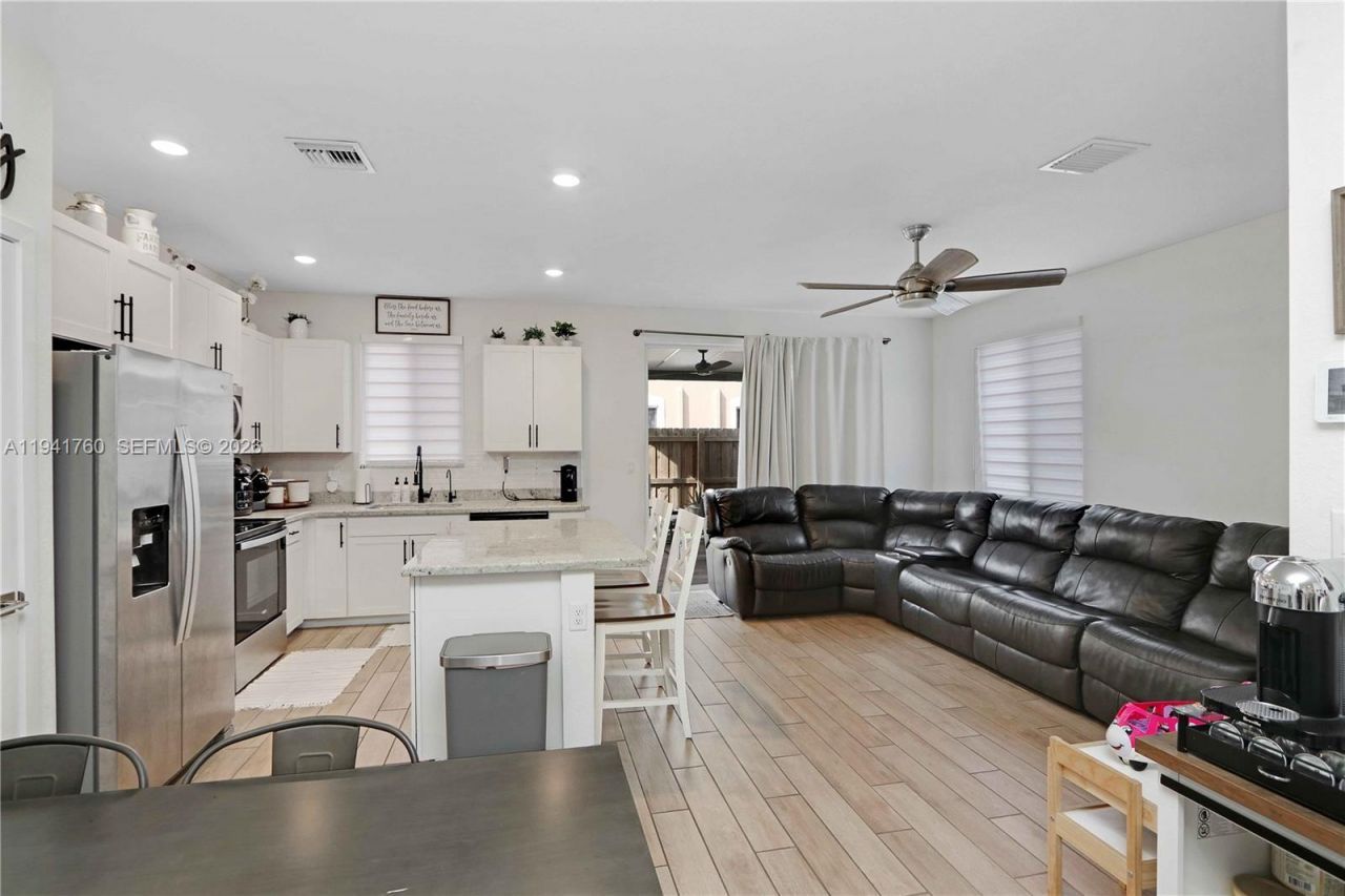 1036 SE 24th Ave, Homestead, FL 33035 Photo