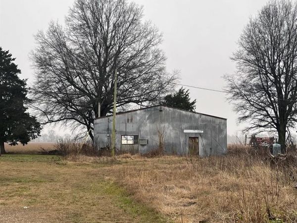 16506 State Highway J, Campbell, MO 63933