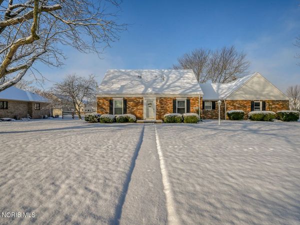 1524 Red Bud Drive, Northwood, OH 43619