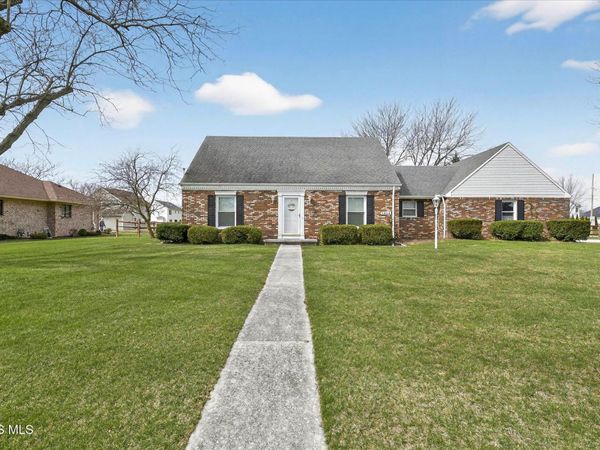 1524 Red Bud Drive, Northwood, OH 43619