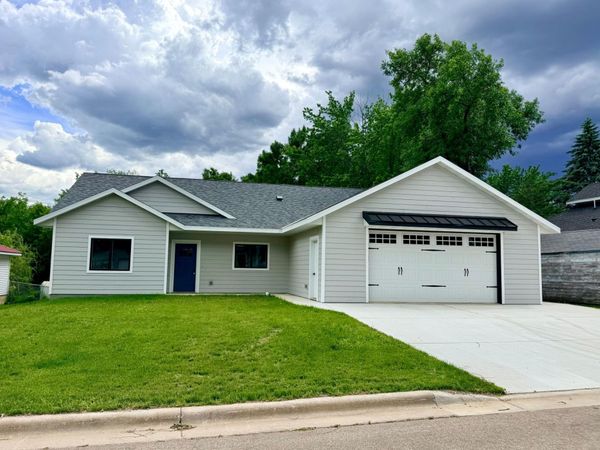 16 Tower Street, Kensington, MN 56343