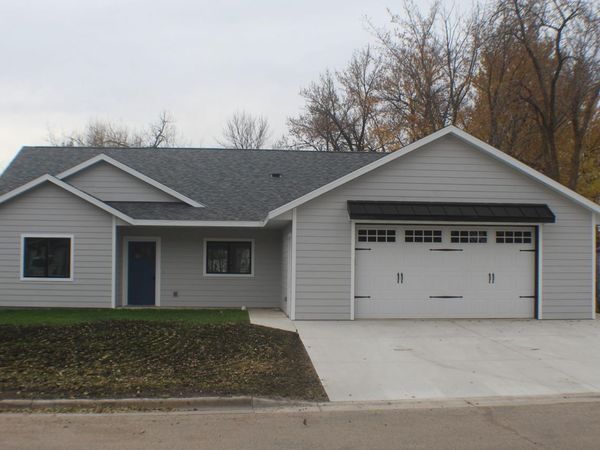 16 Tower Street, Kensington, MN 56343