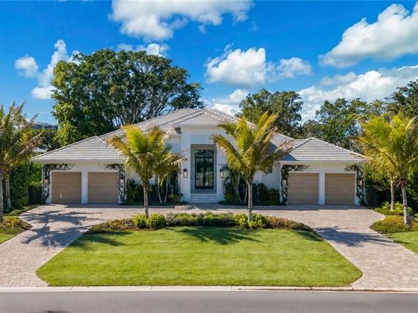 4851 Crayton RD, NAPLES, FL 34103