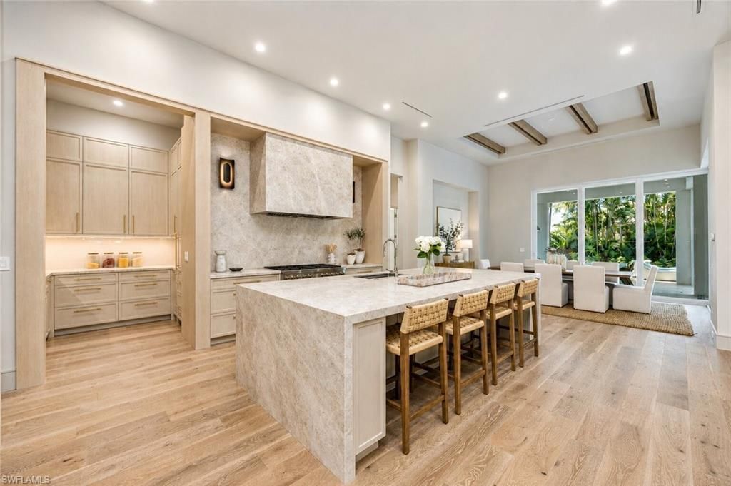 4851 Crayton Rd, Naples, FL 34103 Photo
